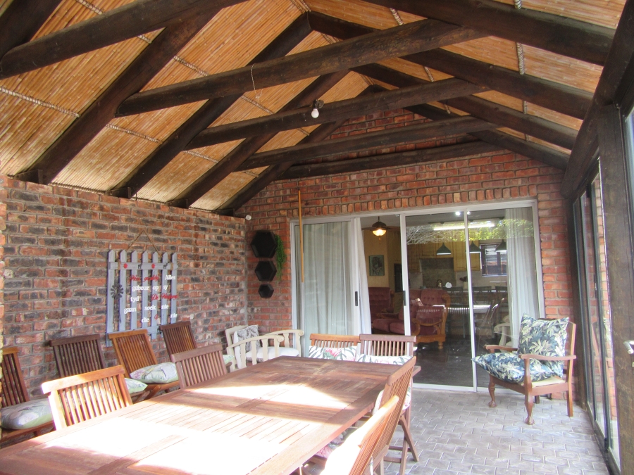 5 Bedroom Property for Sale in Fraaiuitsig Western Cape